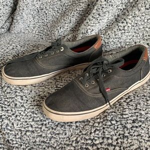 I’m selling Levi’s, size 13 in men’s